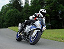 BMW introduce ABS cu frnare asistat pe viraje pentru motociclete supersport