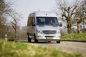 foto-mercedes-benz sprinter a implinit 20 de ani