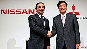 foto-nissan salveaza mitsubishi de la colaps