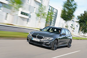 foto-noi modele entry-level cu propulsie plug-in hybrid pentru bmw seria 3 si bmw seria 5